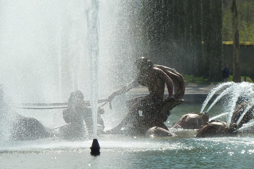 Bassin d'Apollon à Versailles au moment des grandes eaux